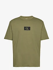 Calvin Klein - S/S CREW NECK - t-shirts - olive branch - 0