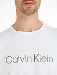 Calvin Klein - S/S CREW NECK - kortärmade t-shirts - white (eiffel tower logo) - 3