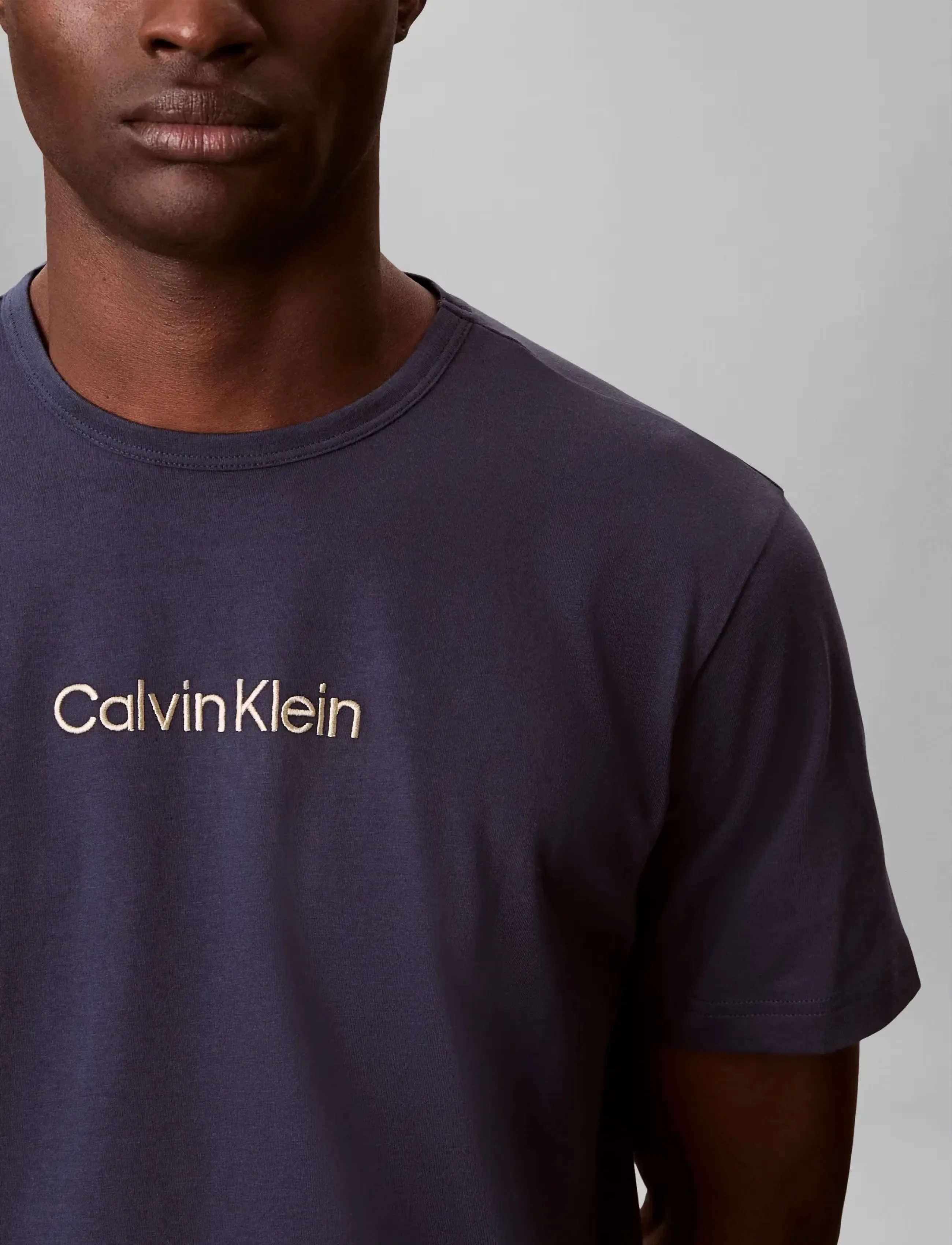 Calvin Klein - S/S CREW NECK - lühikeste varrukatega t-särgid - blue nights - 4