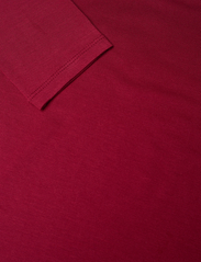 Calvin Klein - L/S CREW NECK - red carpet - 2