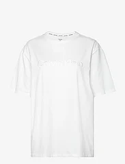 Calvin Klein - S/S CREW NECK - najniższe ceny - white - 0