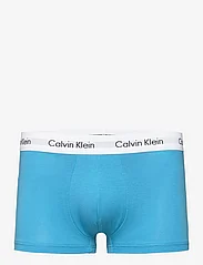 Calvin Klein - 3P LOW RISE TRUNK - zemākās cenas - viv bl, arona, sageb grn w/ wh wbs - 4