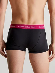 Calvin Klein - 3P LOW RISE TRUNK - lowest prices - b- gry htr/chesapeake bay/jwl wbs - 2