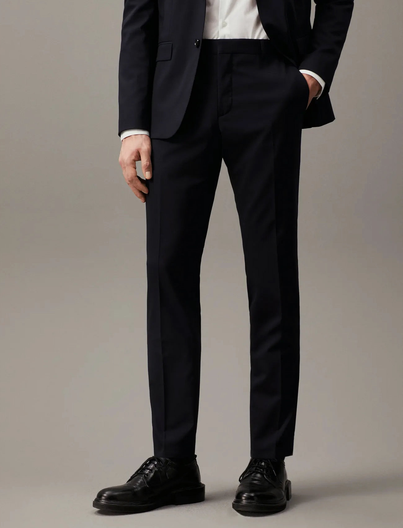 Calvin Klein Stretch Wool Slim Su - - 44 1