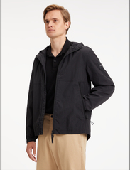 Calvin Klein - CRINKLE NYLON  BLOUSON W. HOOD - spring jackets - ck black - 3