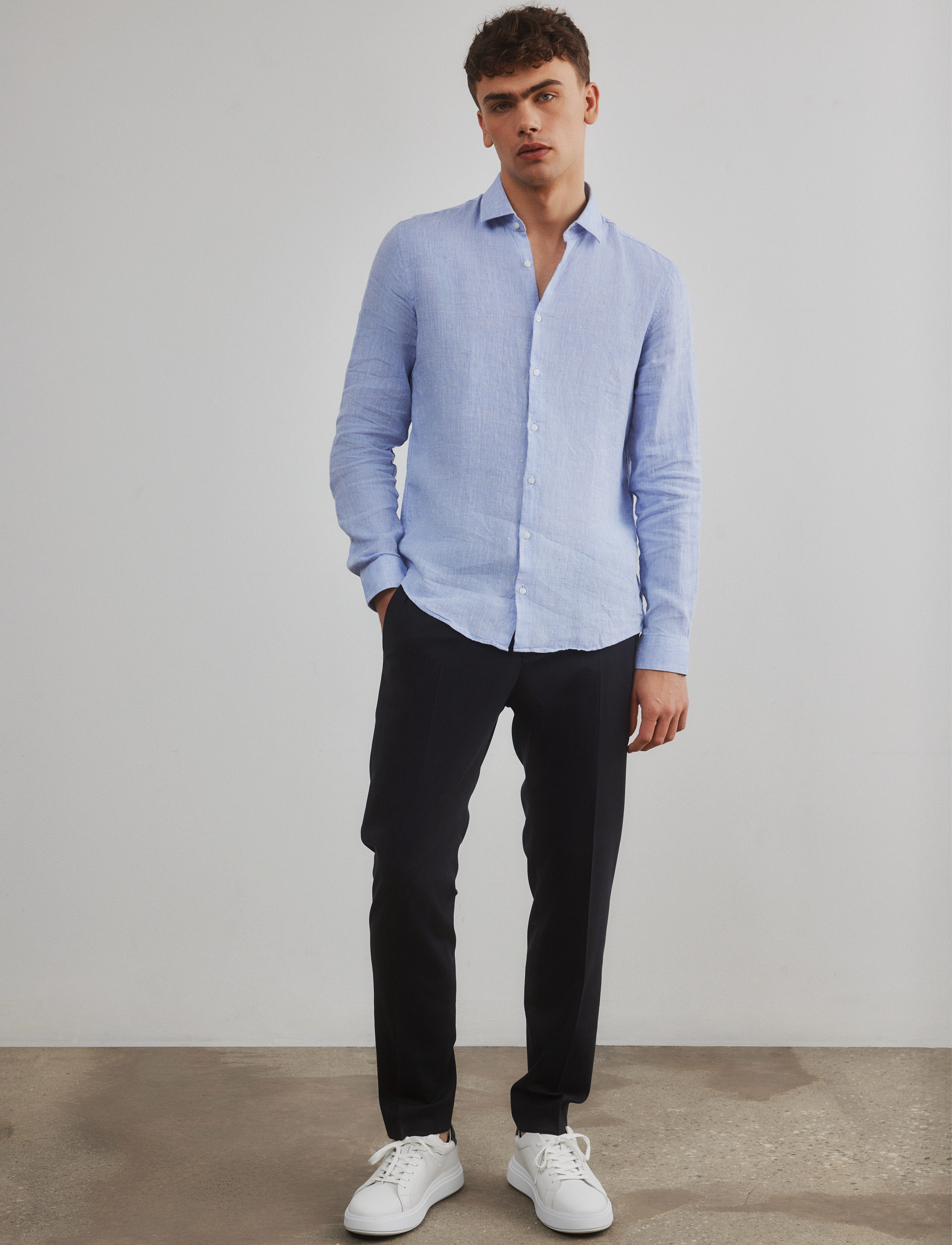 Calvin Klein - LINEN SOLID SLIM SHIRT - linneskjortor - blue - 2