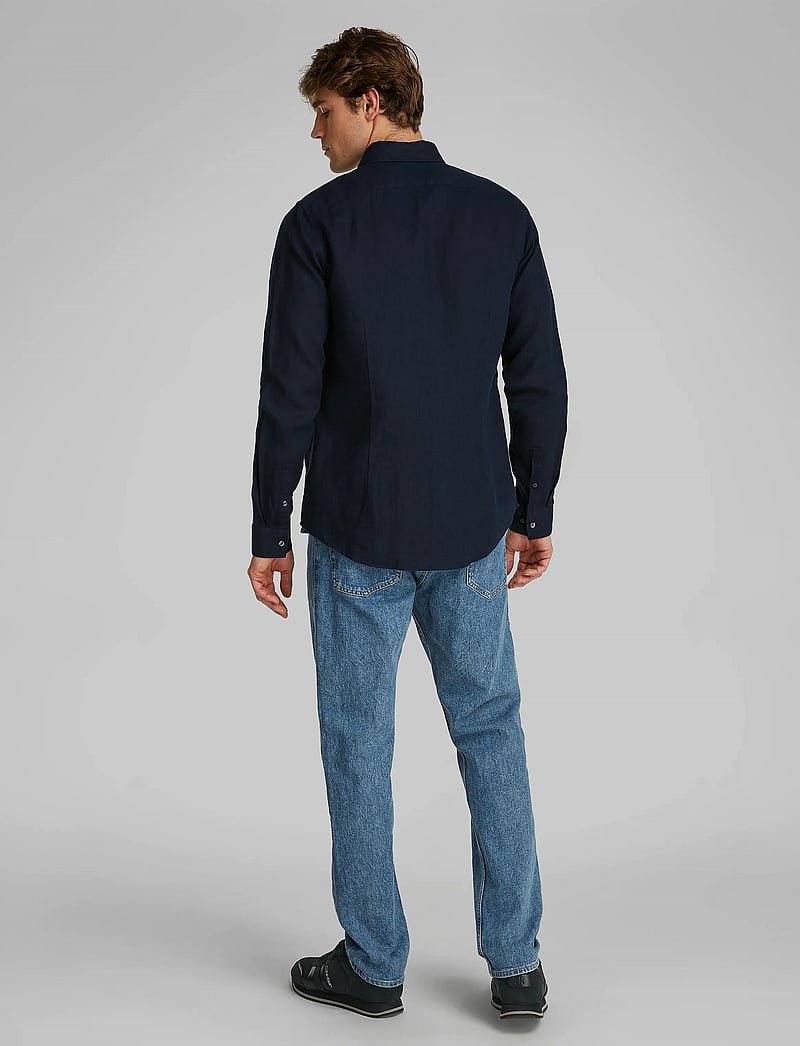 Calvin Klein - LINEN SOLID SLIM SHIRT - leinenhemden - dark sapphire - 2