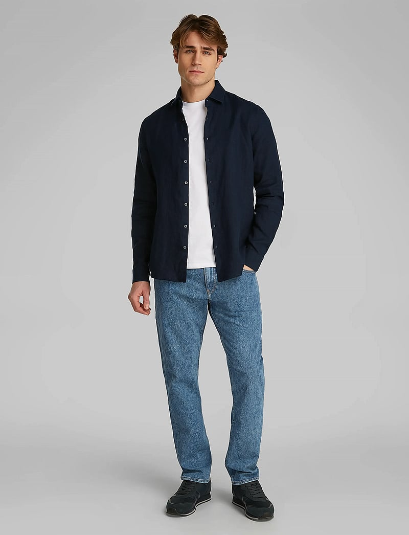 Calvin Klein - LINEN SOLID SLIM SHIRT - leinenhemden - dark sapphire - 3