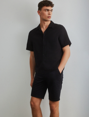 Calvin Klein - LINEN COTTON CUBAN S/S SHIRT - linasest riidest särgid - ck black - 2