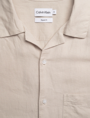 Calvin Klein - LINEN COTTON CUBAN S/S SHIRT - hørskjorter - stony beige - 4