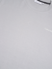 Calvin Klein - MICRO LOGO INTERLOCK T-SHIRT - mažiausios kainos - silver sconce - 2