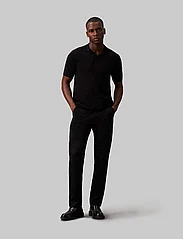 Calvin Klein - SATEEN STRETCH SLIM CHINO - „chino“ stiliaus kelnės - ck black - 4