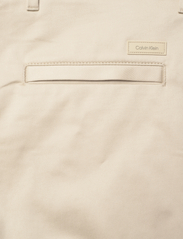 Calvin Klein - SATEEN STRETCH SLIM CHINO - chino stila bikses - eucalyptus - 4
