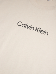 Calvin Klein - HERO LOGO COMFORT T-SHIRT - laveste priser - stony beige - 2