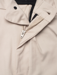 Calvin Klein - MODERN TWILL TAPERED PLEAT - chino püksid - stony beige - 3