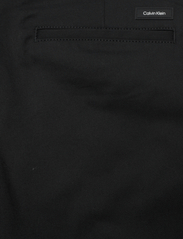 Calvin Klein - MODERN TWILL SLIM SHORT BELT - chino lühikesed püksid - ck black - 4