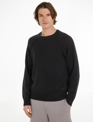 Calvin Klein - RECYCLED WOOL COMFORT SWEATER - megztinis su apvalios formos apykakle - ck black - 1