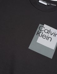 Calvin Klein - OVERLAY BOX LOGO SWEATSHIRT - sportiska stila džemperi - ck black - 2