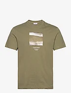 DIFFUSED GRAPHIC T-SHIRT - DELTA GREEN