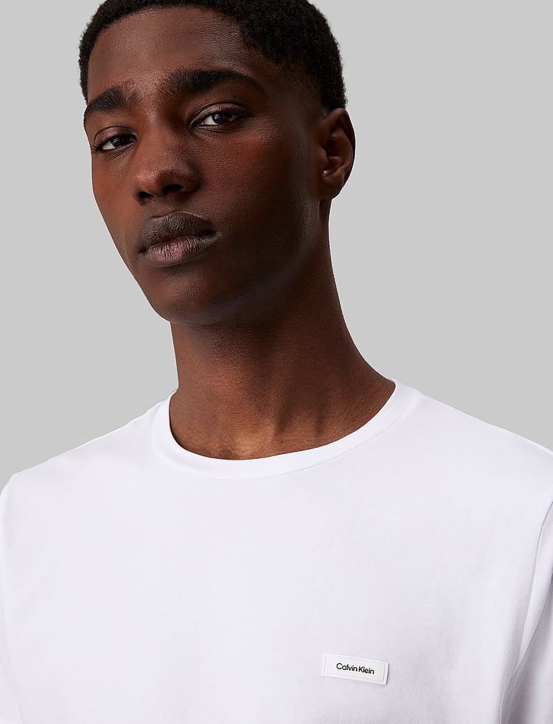 Calvin Klein - STRETCH SLIM FIT T-SHIRT - lyhythihaiset - bright white - 2