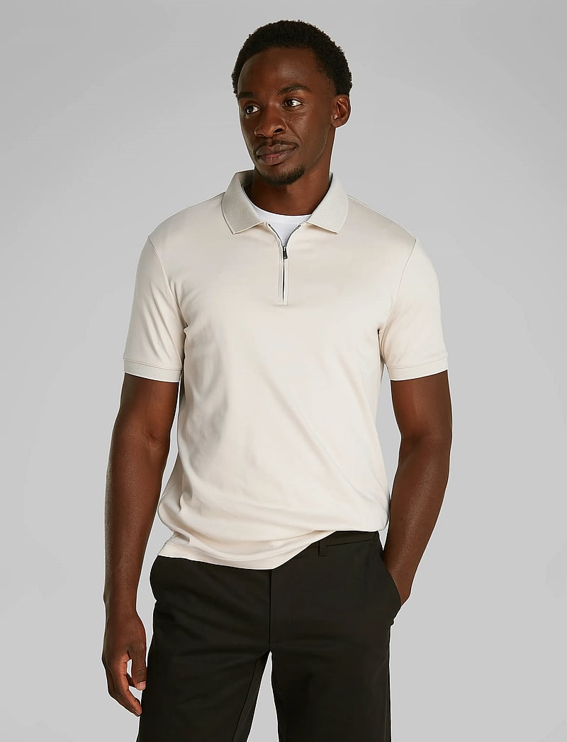 Calvin Klein - LIQUID TOUCH WELT ZIP POLO - lühikeste varrukatega polod - oatmeal - 0