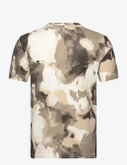 Calvin Klein - CAMO ALL OVER PRINT T-SHIRT - kortärmade t-shirts - egret/fresh clay camo - 1