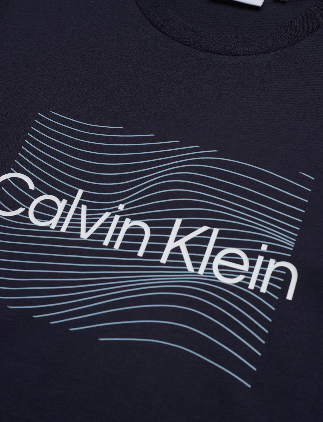 Calvin Klein Wave Lines Hero Logo T-shirt - T-Shirts - Boozt.com Österreich