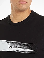 Calvin Klein - BRUSH LOGO T-SHIRT - short-sleeved t-shirts - ck black - 3