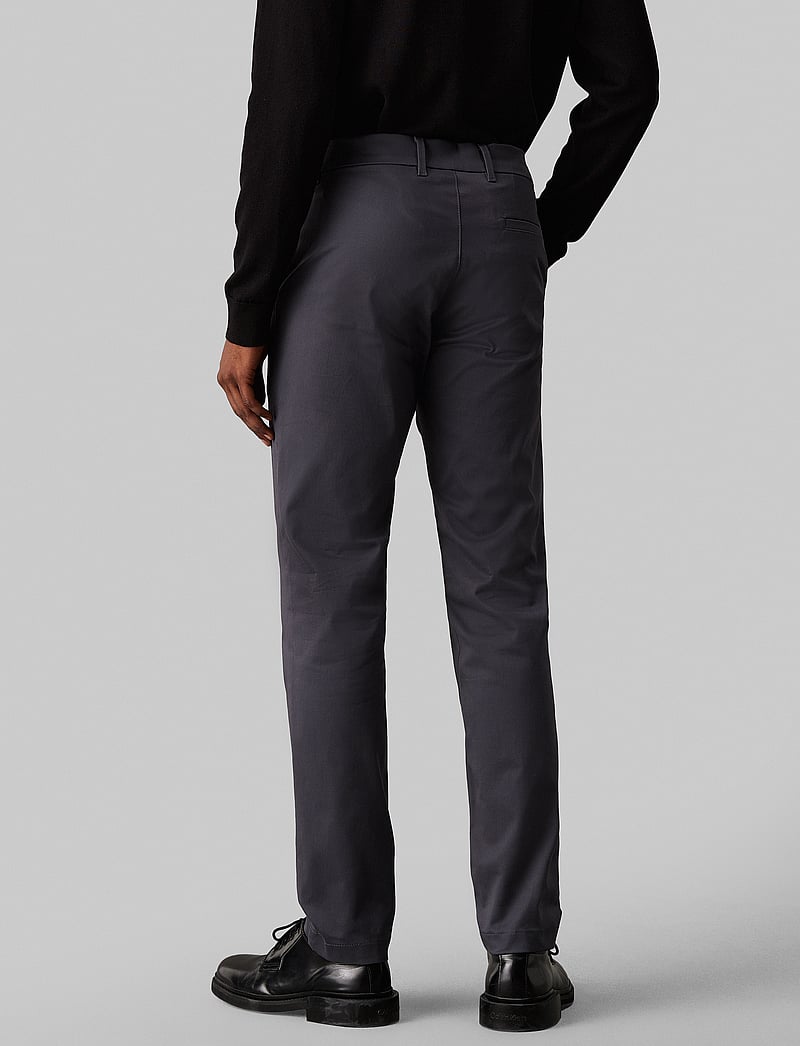Calvin Klein - SATEEN STRETCH SLIM CHINO - chinos - asphalt - 0