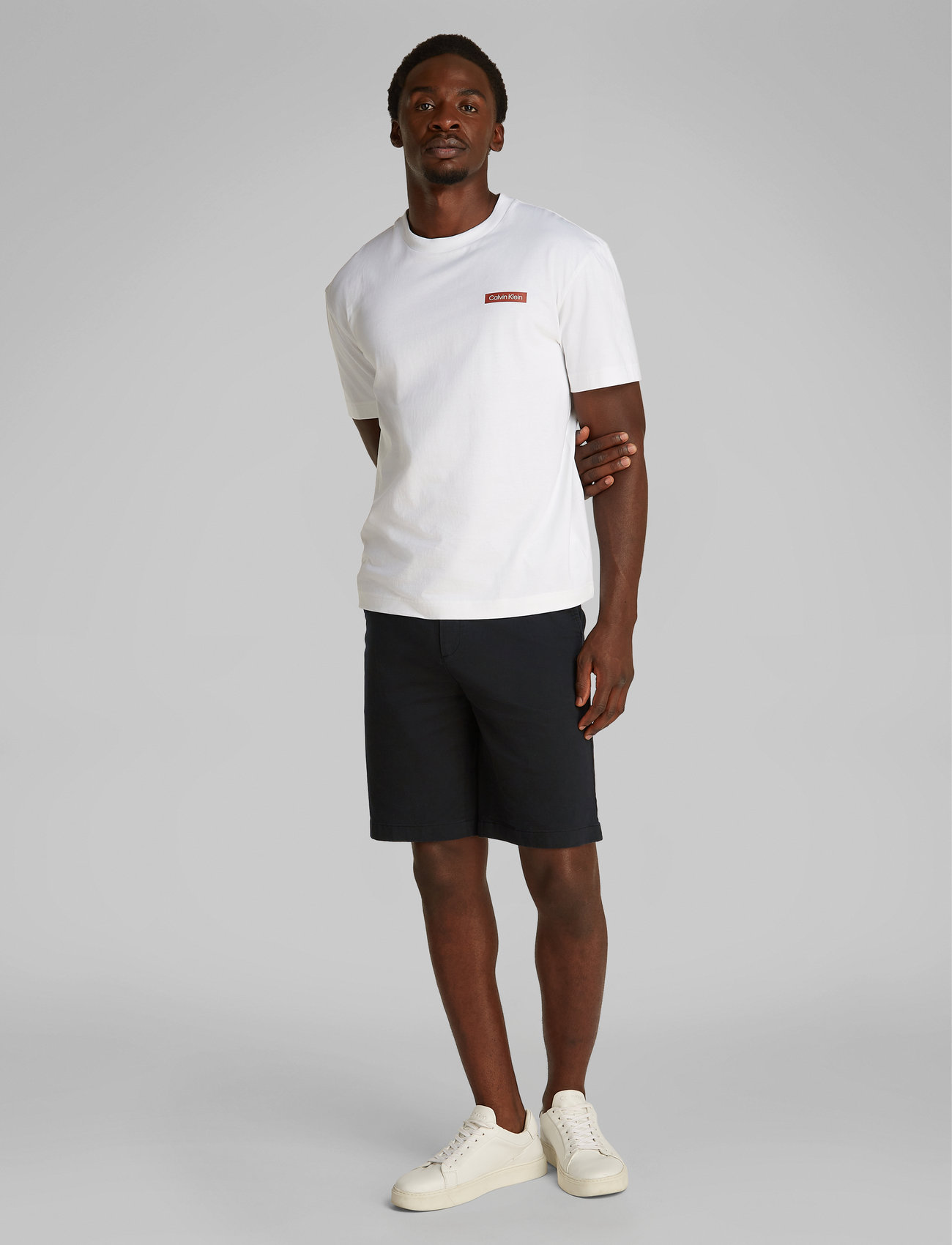 Calvin Klein - MODERN TWILL REG. STRAIGHT SHORT - chinos shorts - ck black - 0