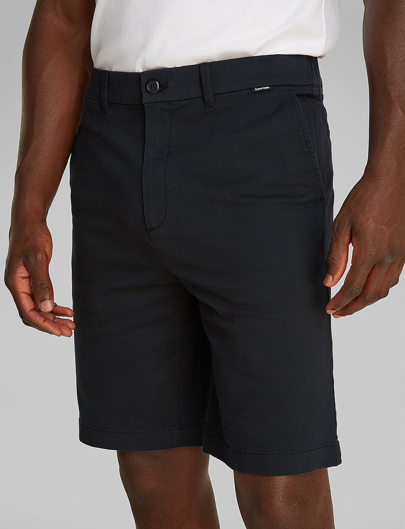Calvin Klein - MODERN TWILL REG. STRAIGHT SHORT - chinos shorts - ck black - 3