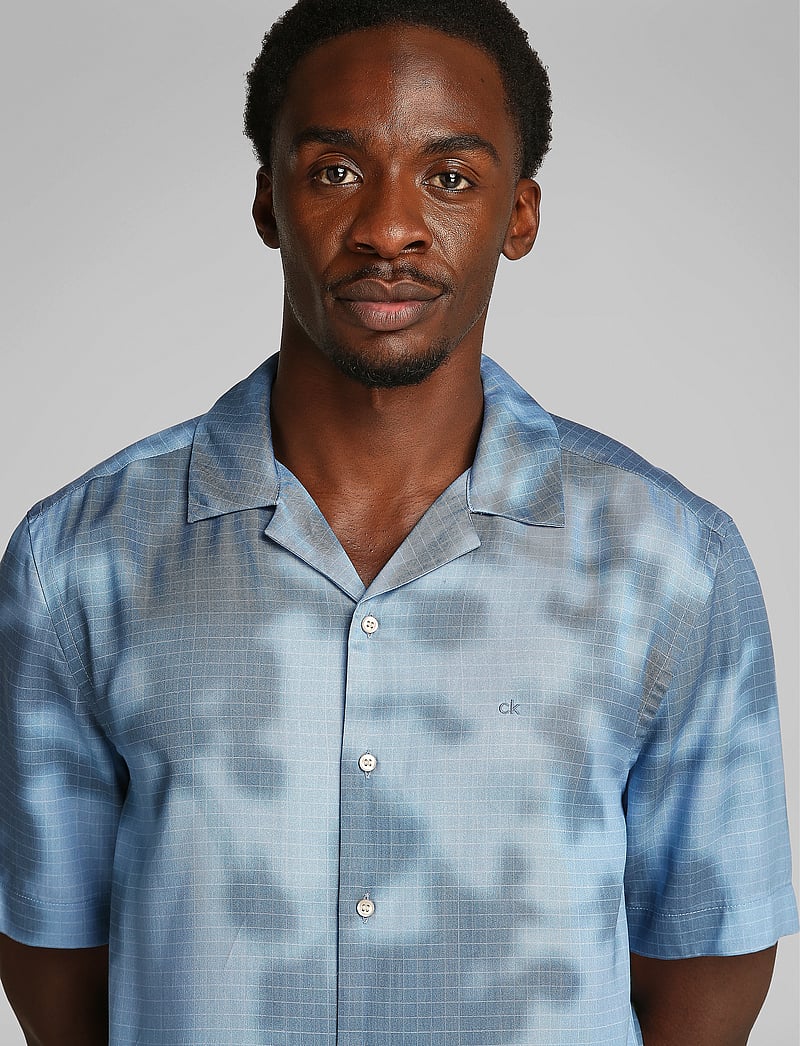 Calvin Klein - FLORAL AOP S/S LYOCELL SHIRT - kurzarmhemden - texture tension all over print - 4