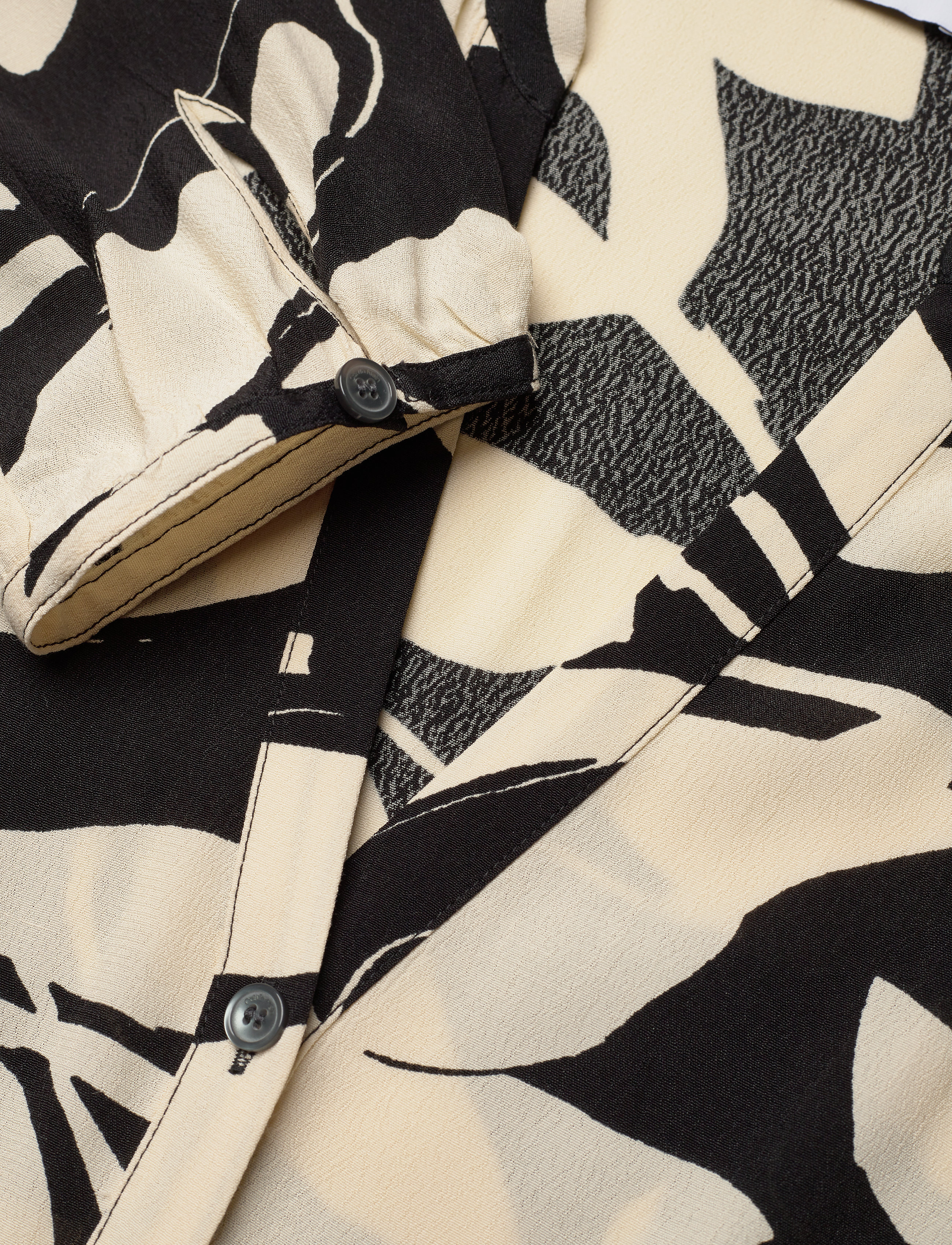 Calvin Klein - 3/4 SLV BUTTON V-NK - bold floral - black / macadami - 2