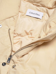 Calvin Klein - RECYCLED DOWN WRAP PUFFER JACKET - forede jakker - tuscan beige - 4