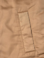 Calvin Klein - MINIMAL PADDED SATIN VEST - puffer vests - safari canvas - 3