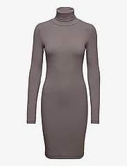 Calvin Klein - MODAL RIB ROLL NECK DRESS - stramme kjoler - desert brown - 0