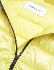 Calvin Klein - ESSENTIAL BELTED JACKET - winter jackets - citrus glow - 2