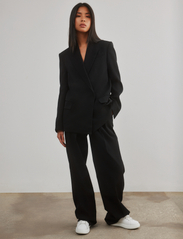 Calvin Klein - WOOL TWILL PLEATED STRAIGHT PANT - vakarėlių drabužiai išparduotuvių kainomis - ck black - 3