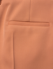 Calvin Klein - WOOL TWILL PLEATED STRAIGHT PANT - feestelijke kleding voor outlet-prijzen - pale terracotta - 4