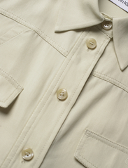 Calvin Klein - TENCEL SS BLOUSE - kortärmade skjortor - vintage ivory - 2