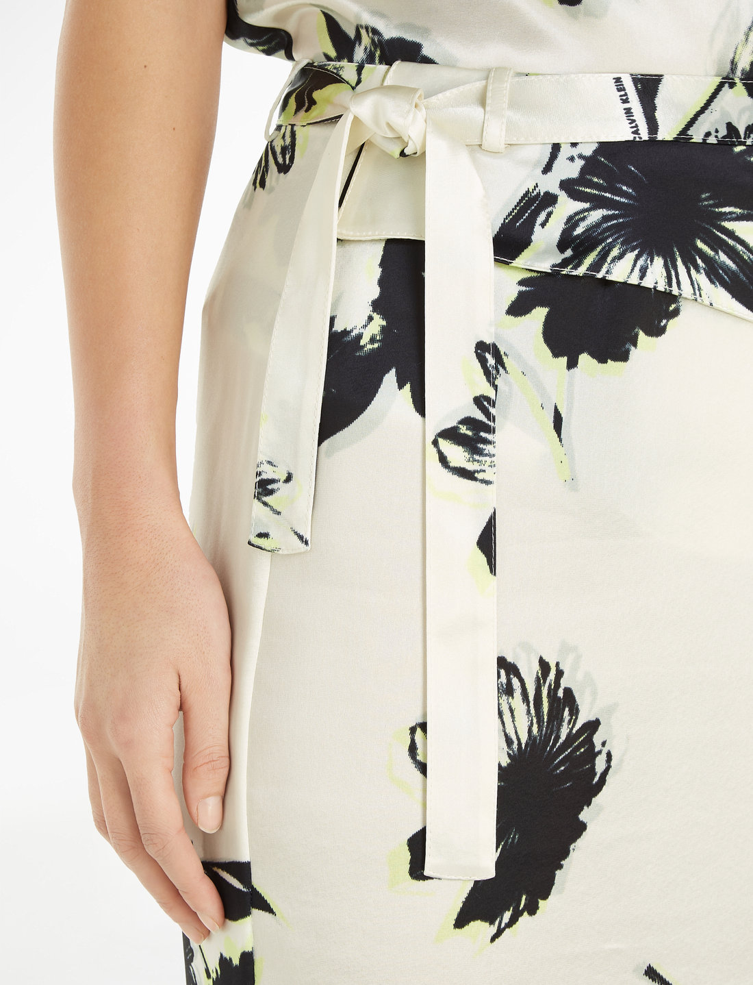 MODERN FLORAL SKIRT