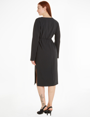 Calvin Klein - STRUCTURE TWILL V NECK DRESS - midi-kleider - ck black - 2