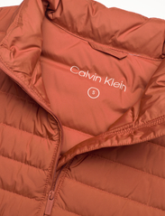 Calvin Klein - PACKABLE SUPER LW PADDED JACKET - voodriga jakid - baked clay - 2