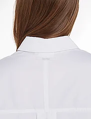 Calvin Klein - OVERSIZE SS COTTON SHIRT - langärmlige hemden - bright white - 3