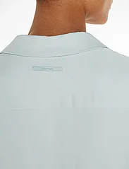 Calvin Klein - RECYCLED CDC MIDI SHIRT DRESS - särkkleidid - morning frost - 3