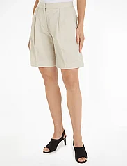 Calvin Klein - LINEN TAILORED SHORTS - casual shorts - peyote - 1