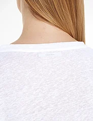Calvin Klein - LINEN BLEND V-NK TOP SS - marškinėliai - bright white - 3