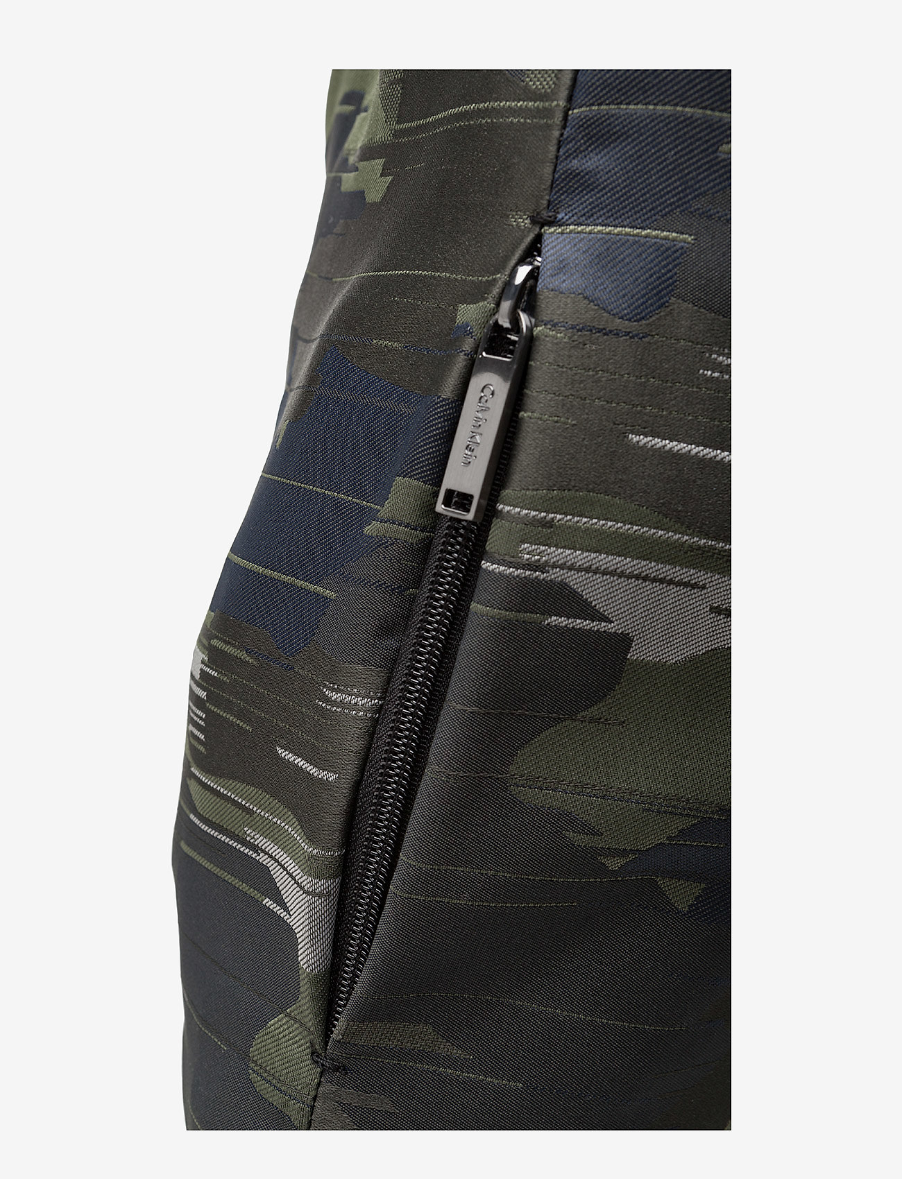Calvin Klein - FINTON FLAT BACKPACK - speed camo - 3