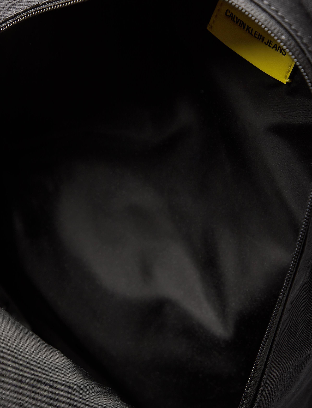 Calvin Klein - CKJ NYLON UTILITY RO - black - 4