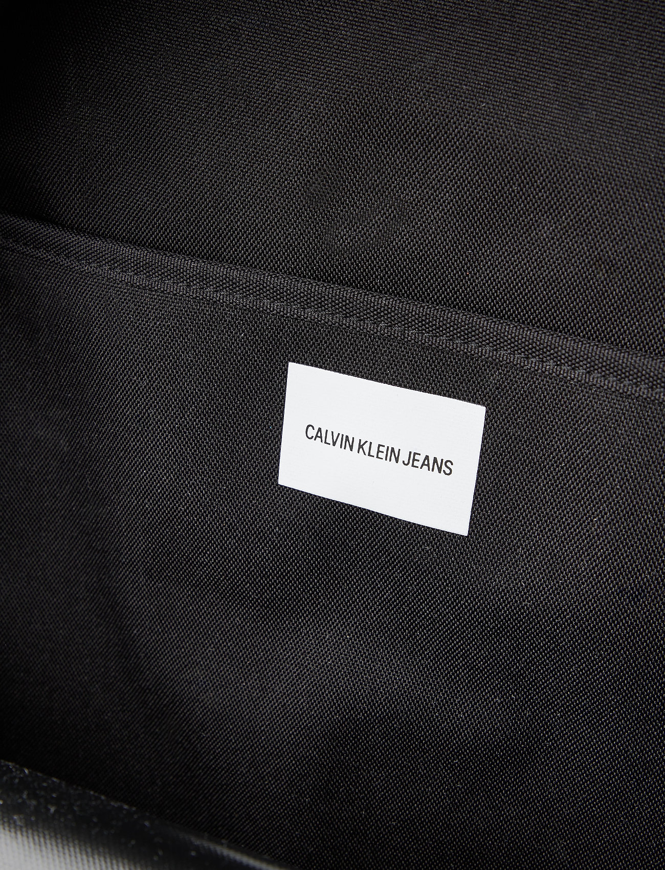 Calvin Klein - CKJ SPORT ESSENTIALS - black w/ industrial print - 4